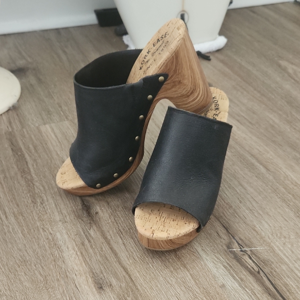 Kork-Ease Black Leather Wood-Effect Clog Mules